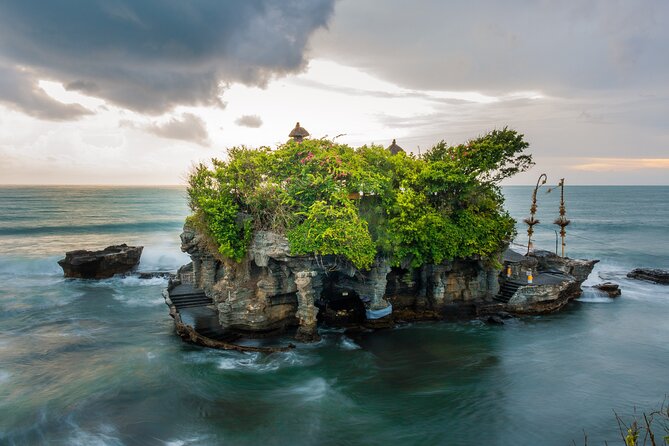 Private Full-Day Handara, Ulun Danu, Jatiluwih and Tanah Lot Tour - Handara Gate photos without the hassle