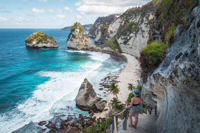 Private Tour: Nusa Penida DiamondBeach-Tree House EastSide Island - Stop 3: Molenteng (Rumah Pohon Tree House) for big photo energy