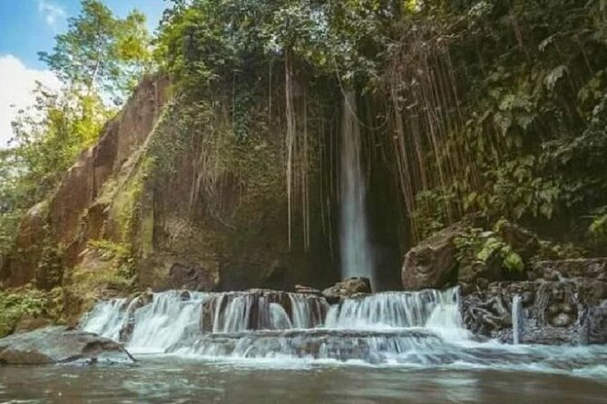 Private Tour to Sumampan Waterfall, Monkey forest, Rice terraces and Swing - Sumampan Waterfall: the “pause button” in your morning