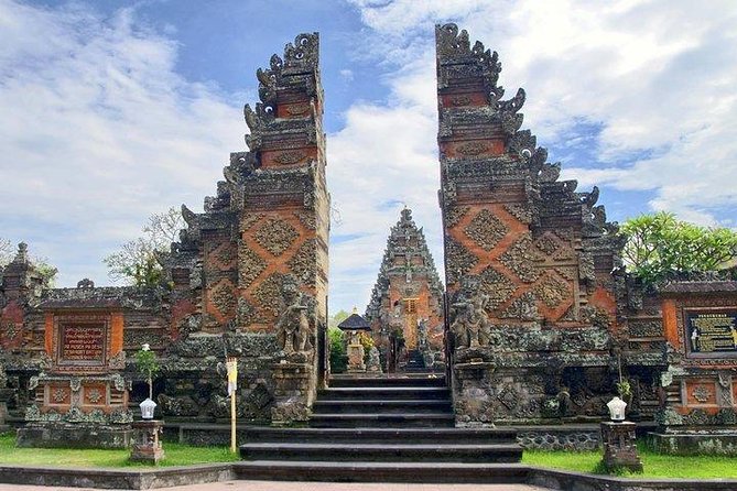 Private Ubud Day Tour - Sacred Monkey Forest Sanctuary: macaques plus ancient temple corners