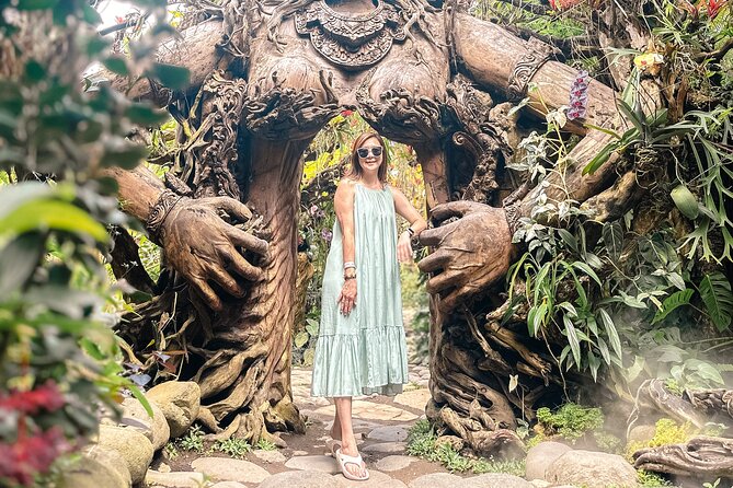 Private Ubud Instagrammable Tour - All Inclusive - Sari Timbul by Kubu Bali: swings, blown glass, and quieter photo moments