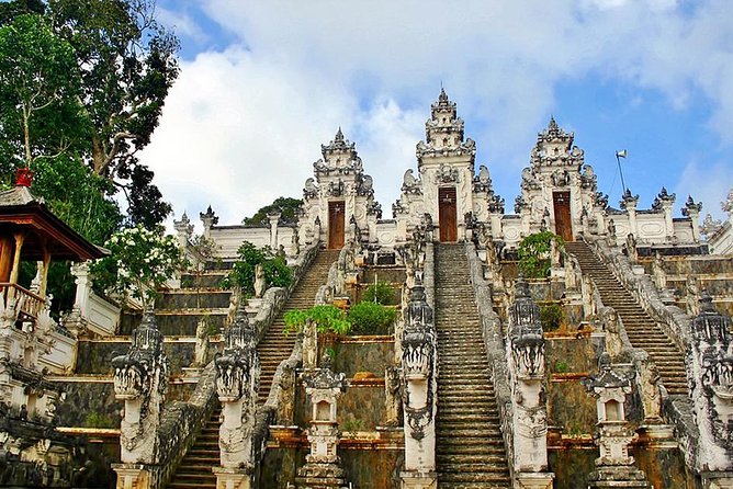 PrivateTour Lempuyang Temple - Gate of Heaven Instagram favorites - Tirta Gangga: the royal water palace with a spiritual name