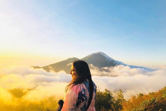 Sharing Mount Batur Sunrise Trekking Guide Pick Up and Drop Off - Climbing to the Summit Crater (04:00 to 06:00): Steady Effort Over Speed
