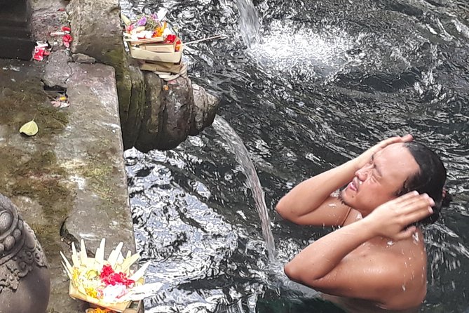 Skip the Line Tirta Empul Temple Entrance Ticket All Inclusive - Tirta Empul’s water rite: why people remember it