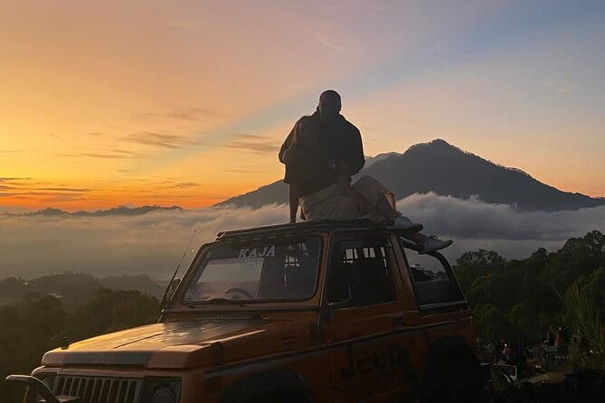 Sunrise + Jeep + Photographer - Guides: Names, English Help, and Staying on Schedule