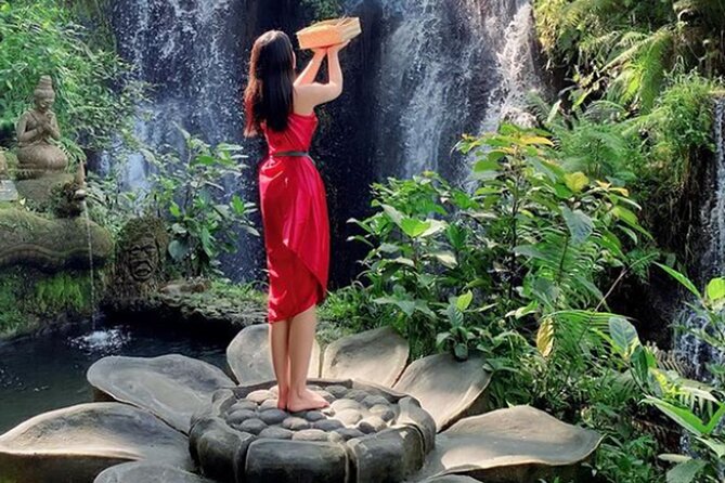 Taman Beji Griya Waterfall Tranquil Purification Ceremony - The practical kit that makes the ceremony easier