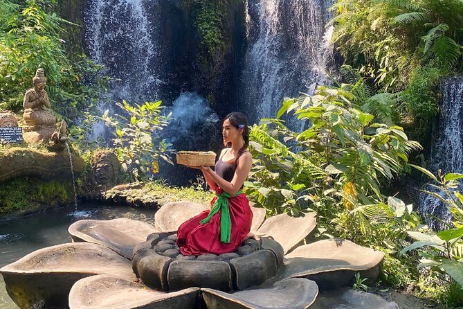 Taman Beji Griya Waterfall Tranquil Purification Ceremony - Staff support and photo help: the part people remember