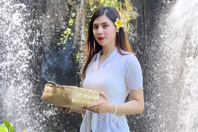 Taman Beji Griya Waterfall Tranquil Purification Ceremony - The purification ceremony: what you do and what it means