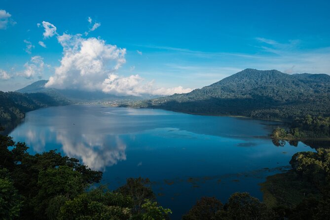 Tanah Lot and North Bali Tour: Scenic Journey - Twin crater lakes: Buyan and Tamblingan viewpoints on the way