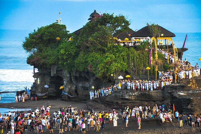 Tanah Lot and North Bali Tour: Scenic Journey - Tanah Lot: the final sea-rock temple moment