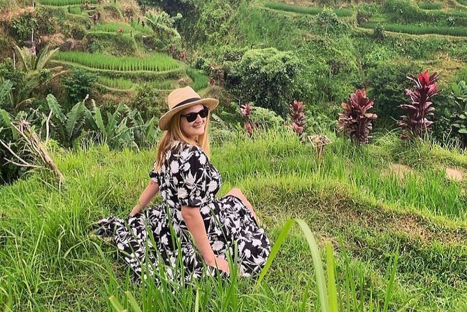 Tanah Lot And Ubud - Full Day Private Tour - Ubud Palace and the Traditional Art Market: culture in small doses