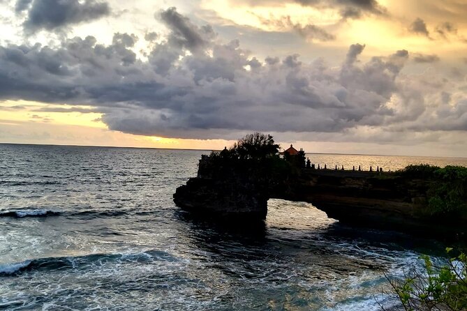 Tanah Lot And Ubud - Full Day Private Tour - Tegalalang Rice Terrace: walk, breathe, and aim for the best angles