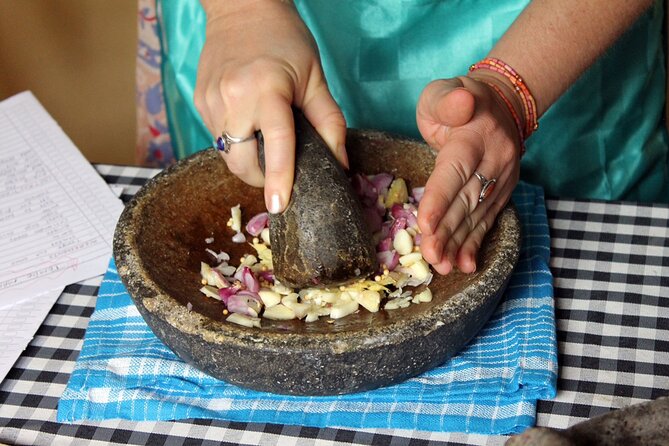 Traditional Balinese Home Dining Experience in Ubud with Putu - Getting there smoothly: Traveling Spoon pickup and a focused 2-hour window