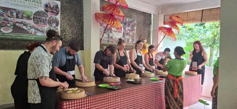Ubud: Balinese Cooking Class, Rice Field & Market Tour - Rice fields and Subak irrigation: why water rules the rhythm