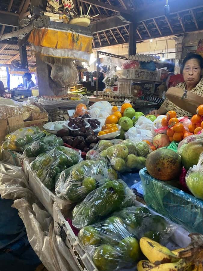 Ubud: Balinese Cooking Class, Rice Field & Market Tour - Making Canang Sari offerings: the meaning behind the morning ritual