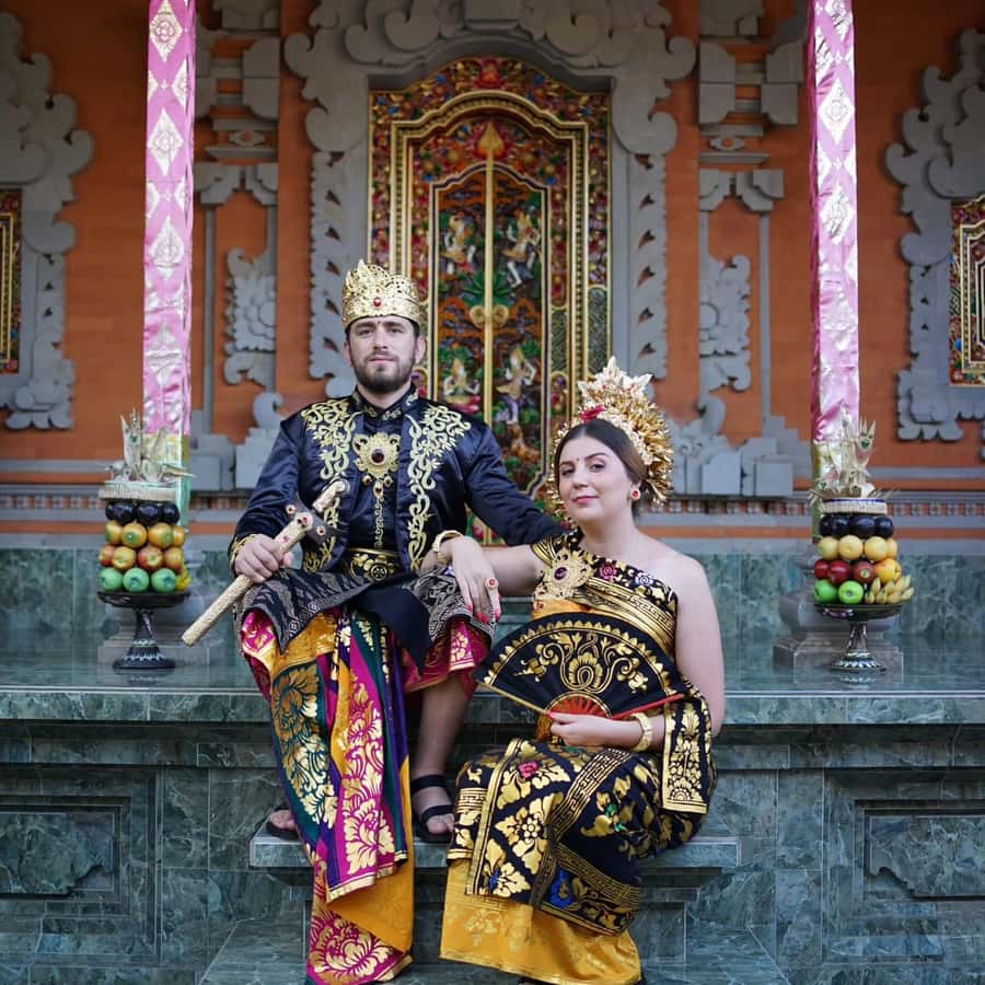 Ubud: Balinese Costume Photoshoot with Make Up - Makeup and Dressing in a Traditional Setting