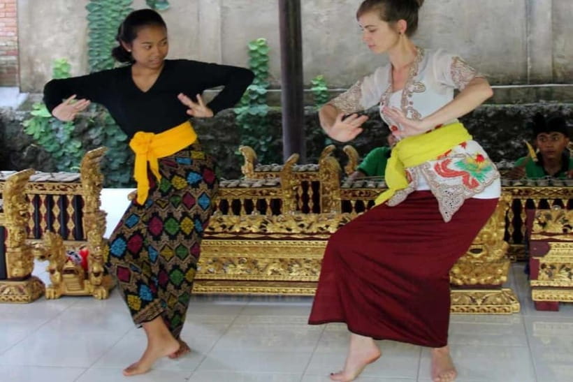 Ubud: Balinese Dance Class All Level with Pro Instructor - Where you start: meeting point, timing, and the flow back