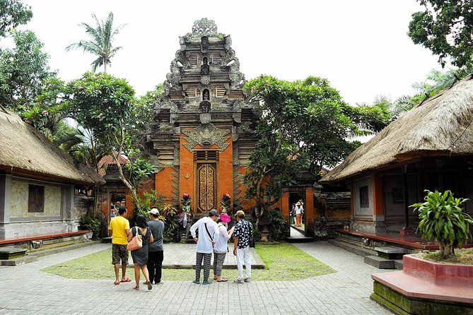 Ubud City Tour II: Monkey Forest, Palace, Art Market, and Rice Terrace - Ubud Traditional Art Market: Shopping That’s Actually a Route