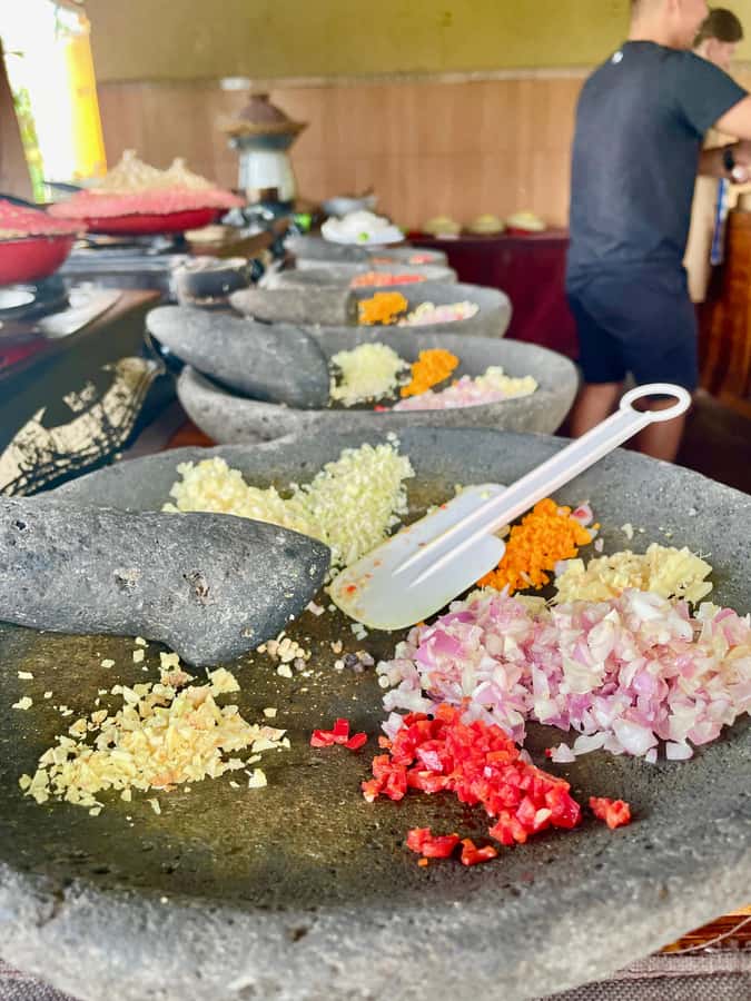 Ubud: Cooking Class with Market Visit and Hotel Pickup - Hotel pickup in Ubud: early start, clear meeting points