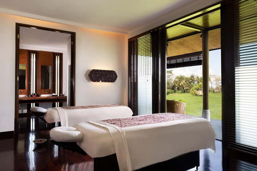 Ubud: Couple Spa Treatment with Bath Ritual & Sparkling Wine - The 60-Minute Abhyanga Massage: Oil, Pressure, and Real Relaxation