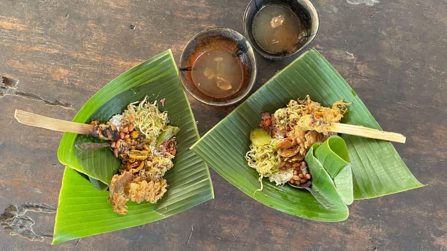 Ubud: Gianyar Night Market Food Tour with up to 17+ Tastings - How the Tour Feels in Motion: More Than a Food List