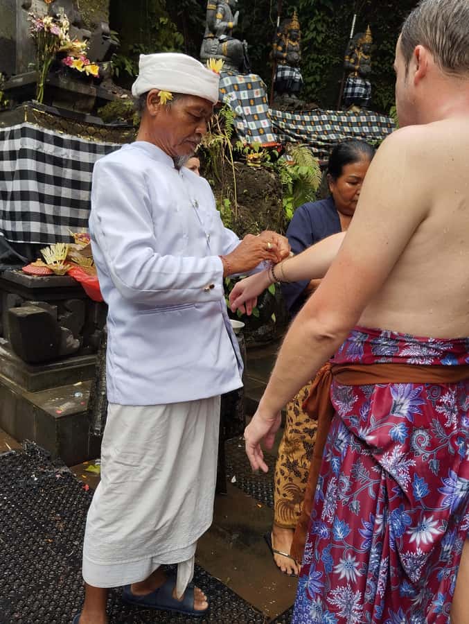 Ubud: Healing & Purification with Shaman at Hidden Temple - The purification ritual: what you actually do, step by step