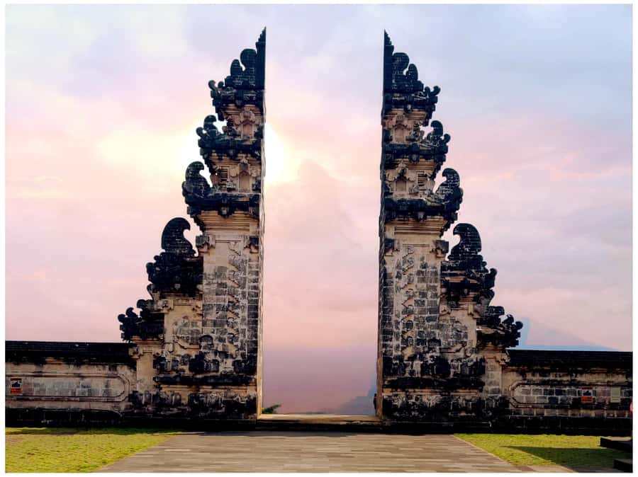 Ubud: Heaven Gate Lempuyang, Water Palace & Waterfall Tour - Tirta Gangga Water Palace: koi fish, palace pools, and why 40 minutes can feel short