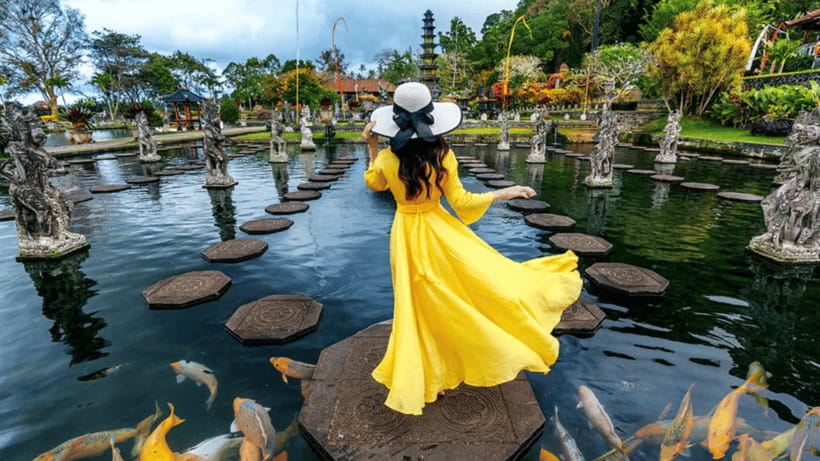 Ubud: Heaven Gate Lempuyang, Water Palace & Waterfall Tour - Coffee plantation visit: the traditional process and tastings you can actually take home