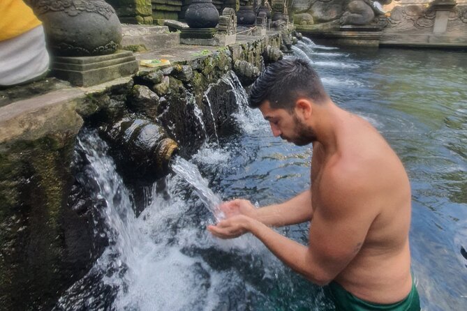 Ubud Highlights Rice Terraces, Temple, Waterfall & Monkeys forest - Ubud Art Market: where the souvenirs feel real