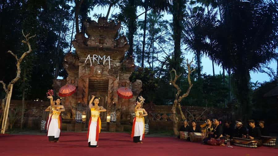 Ubud: Legong Lasem Or Ramayana Ballet Show Ticket - Weather and Show Interruptions: Your Real Risk