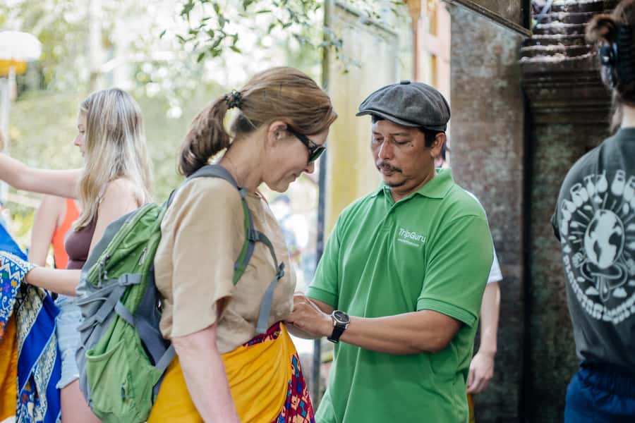 Ubud: Monkey Forest, Ceking Rice Terraces and More– Full Day - Ubud Palace and the Traditional Art Market Break