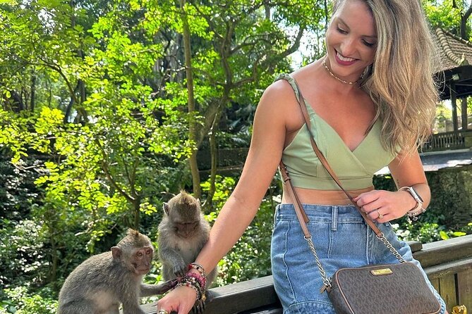 Ubud Monkey Forest, Rice Terrace & Tirta Empul Temple Tour - Ubud Traditional Art Market: souvenirs with local energy