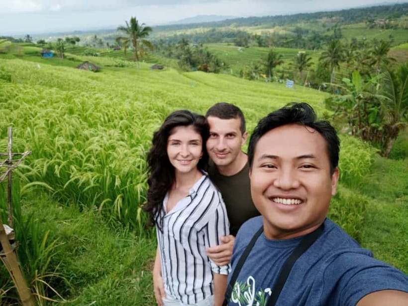 Ubud: Monkey Forest, Tegenungan Waterfall, and Rice Terraces - Guides, flexibility, and why a good driver changes the whole day