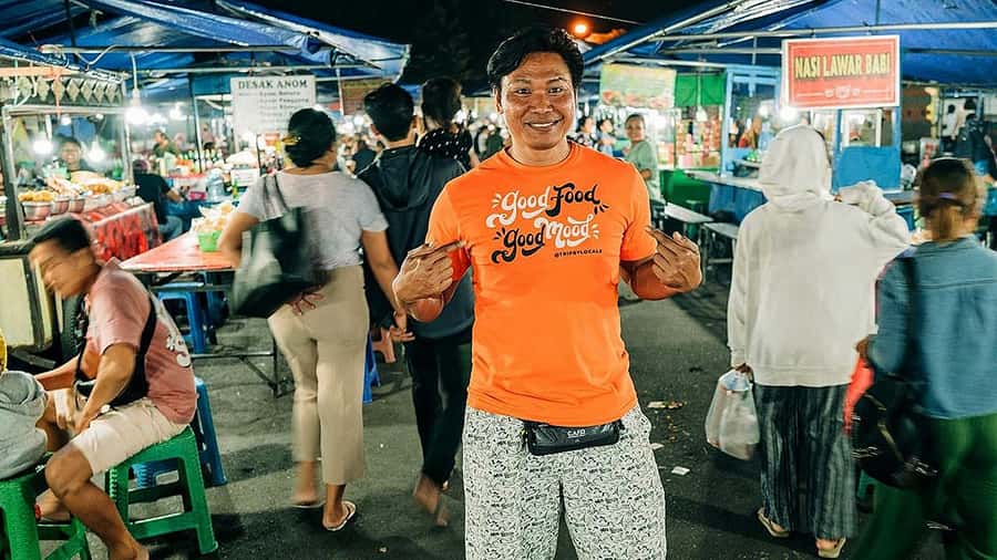 Ubud: Night Market Feast with Balinese Culinary Odyssey - Your evening starts with herbal drinks and Balinese coffee