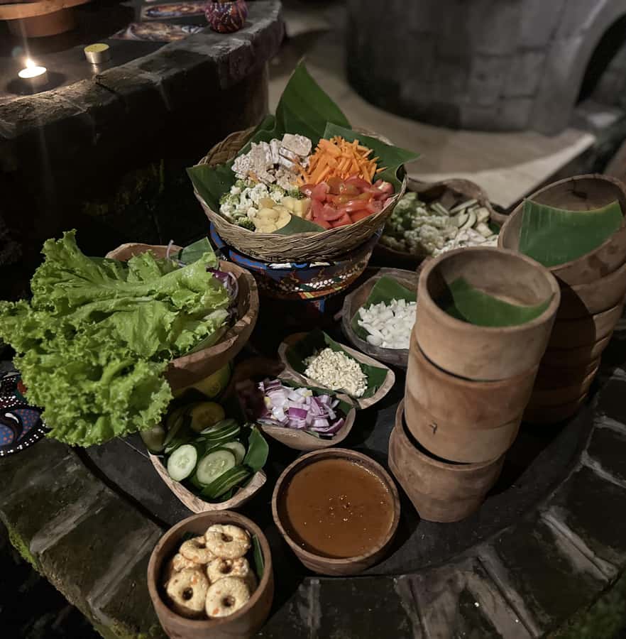 Ubud: Oracle of Spice Mystic Dinner Experience in Bali - Riverside dinner + dancers weaving the story