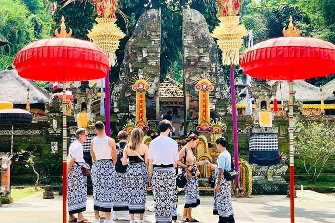Ubud Private Tour: Waterfalls, Temple and Rice Terraces Swing - Kanto Lampo Waterfall: the final wow spot, plus swim time