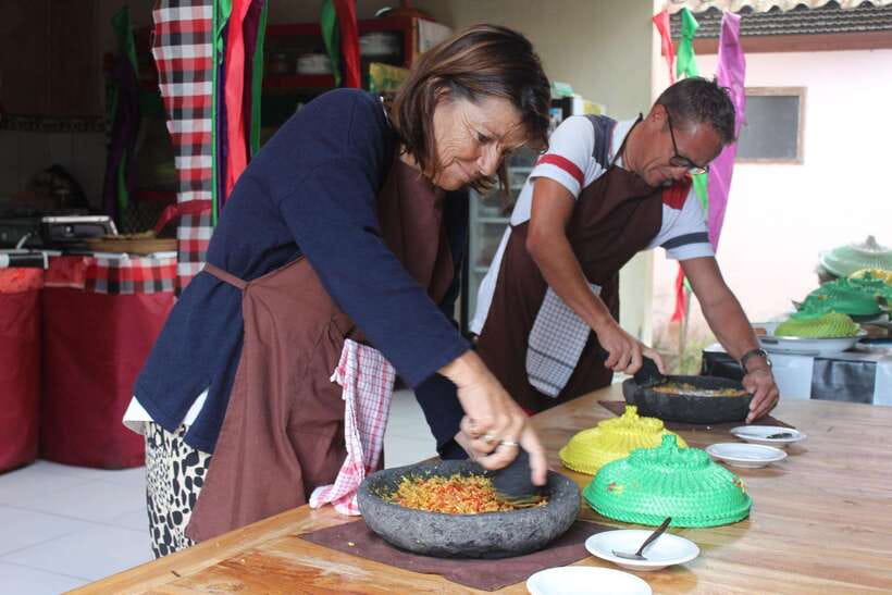Ubud : Regular or Vegetarian cooking class with market visit - Morning Market + Rice Paddies: Ingredients With a Story