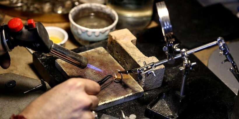 Ubud Silver Artistry Class: Create Unique Jewelry in Bali - Workshop Staff and Language Comfort