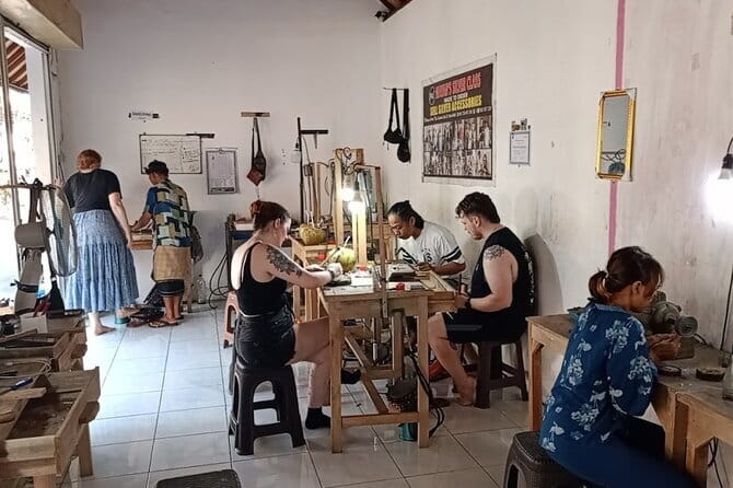 Ubud Silver Class Making Your Own Silver with 7gr of Silver - The Classroom Steps: From Shaping to Polishing Without Guesswork