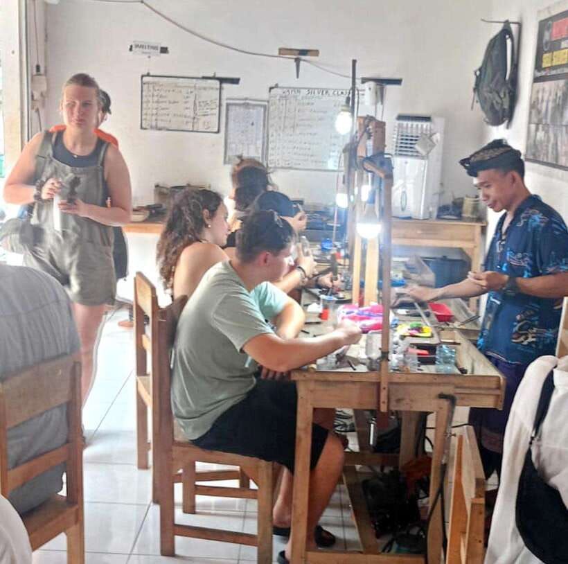 Ubud Silver Class: Unveiling the Secrets of Jewelry Artistry - The warm welcome: drinks, ideas, and what the design means