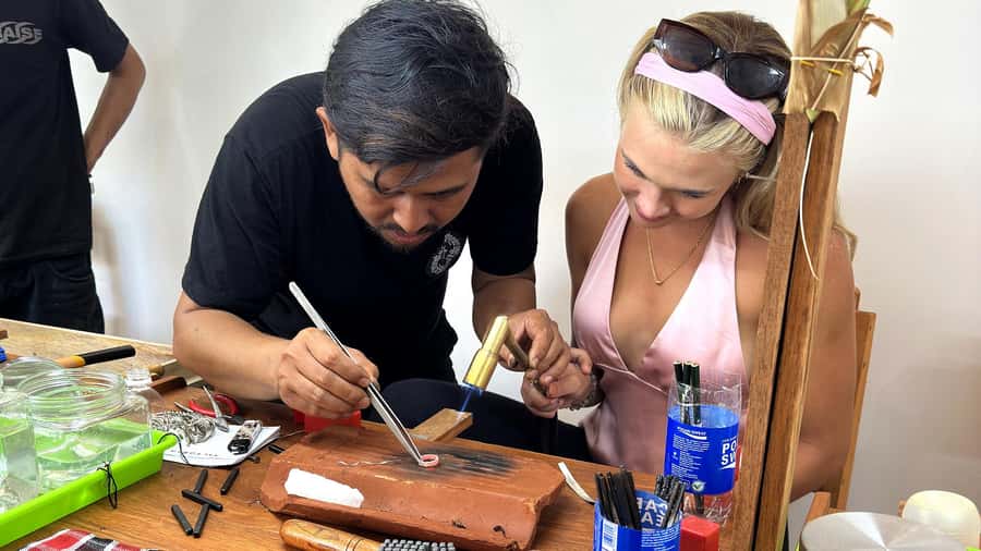 Ubud Silver Experience: 2-Hour Hands-On Jewelry Making Class - Entering Wayan Silver Class Ubud: What the first 15 minutes feel like