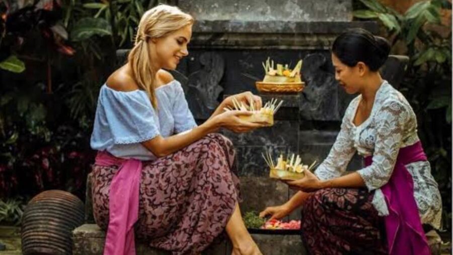 Ubud: Soul Retreat & Holistic Mantra Healing Experiences - Lunch at an Art and Lounge: Creative Ubud After the Ritual