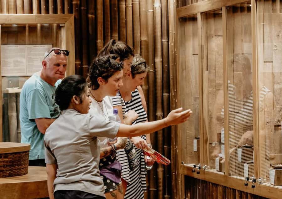 Ubud: Soul Retreat & Holistic Mantra Healing Experiences - Making Canang Sari the Balinese Way, Not Just the Pretty Parts