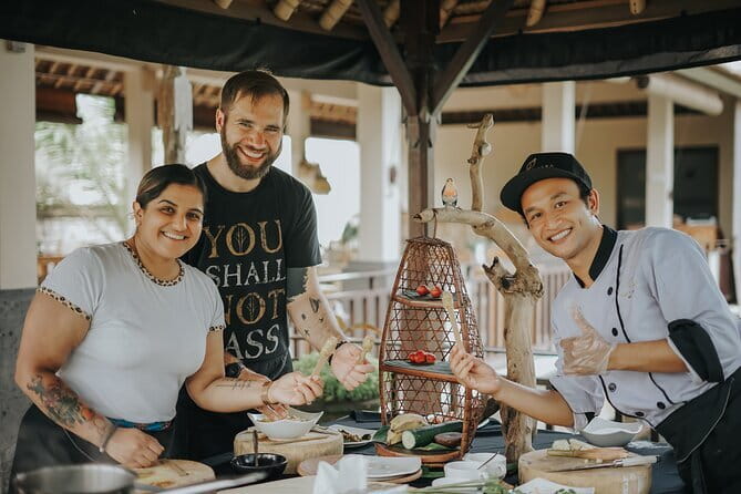 Ubud Sunset Mixology Tour by TikiBus - Music, Wi‑Fi, and the Social Factor on a Small Group Ride