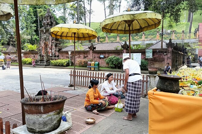 Ubud Tirta Empul Temple Tour with Purification Experience - Tirta Empul temple stop: your guided walk through the ceremony