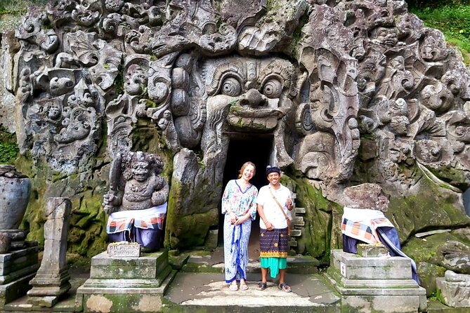 Ubud Tour : Monkey forest, Rice terrace, Water temple, Waterfall & Jungle Swing - Stop 4: Tegenungan Waterfall for a Quick Nature Reset
