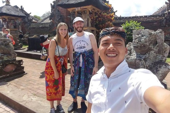 Ubud Tour - Monkey Forest, Temple, Waterfall, and Rice Terrace - Stop 3: Puseh Batuan Temple and the Black Palm Roof Detail