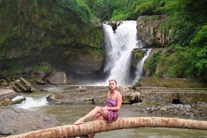 Ubud Tour - Monkey Forest, Temple, Waterfall, and Rice Terrace - Stop 5: Mas Carving Center for Wooden Art Village Energy