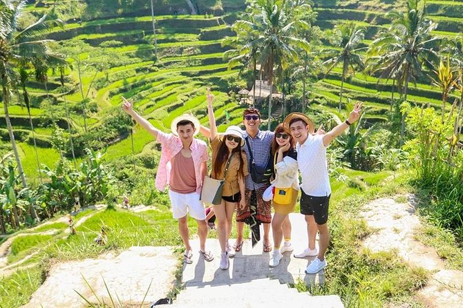 Ubud Tour - Monkey Forest, Temple, Waterfall, and Rice Terrace - Stop 1: Tegenungan Waterfall and the Swim-If-It’s-Clear Plan