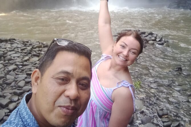Ubud Waterfall Swing And Spring Temple Private Guided Tour - Tirta Empul Temple and Tampaksiring: Rituals and Local Calm